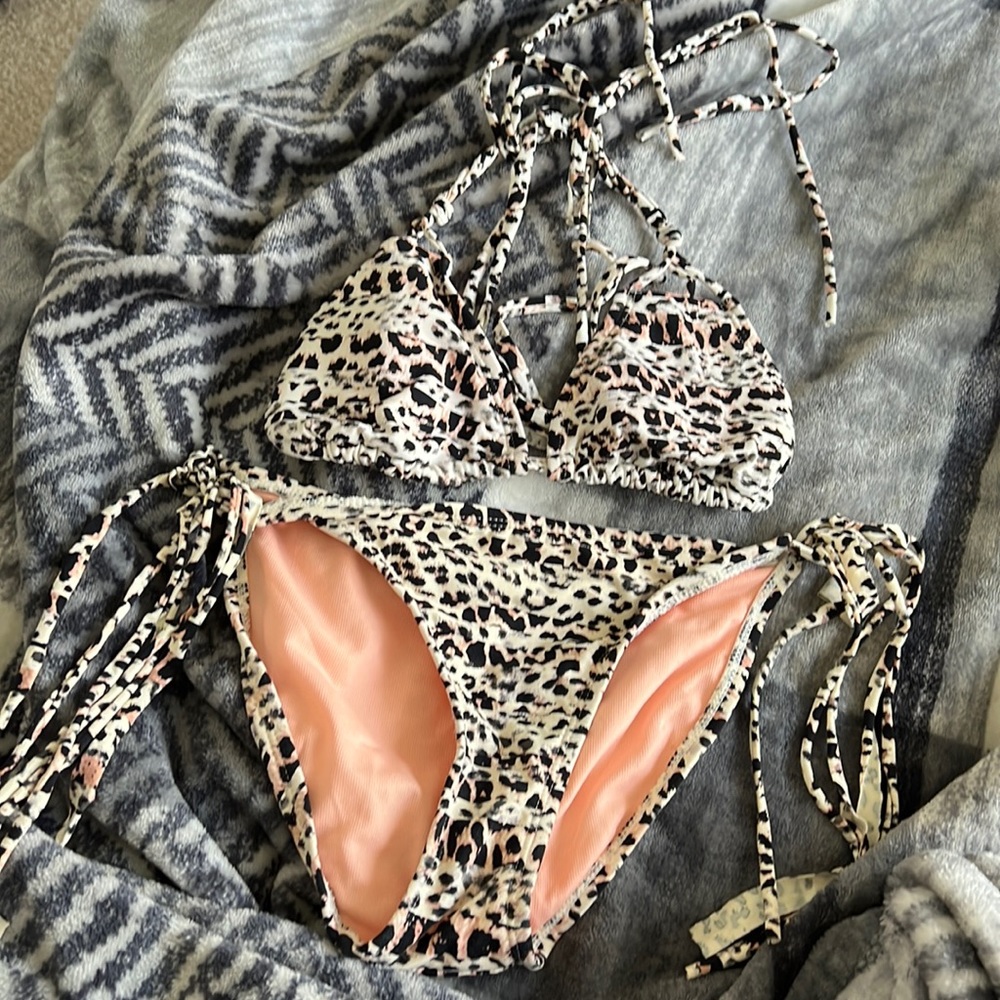 👙Xhilaraton Leopard Swimsuit Set👙